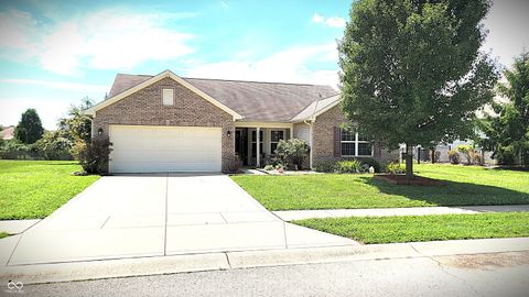 Photo of 5985 Oakhaven Drive, Greenwood, IN 46142 (MLS # 22053185)