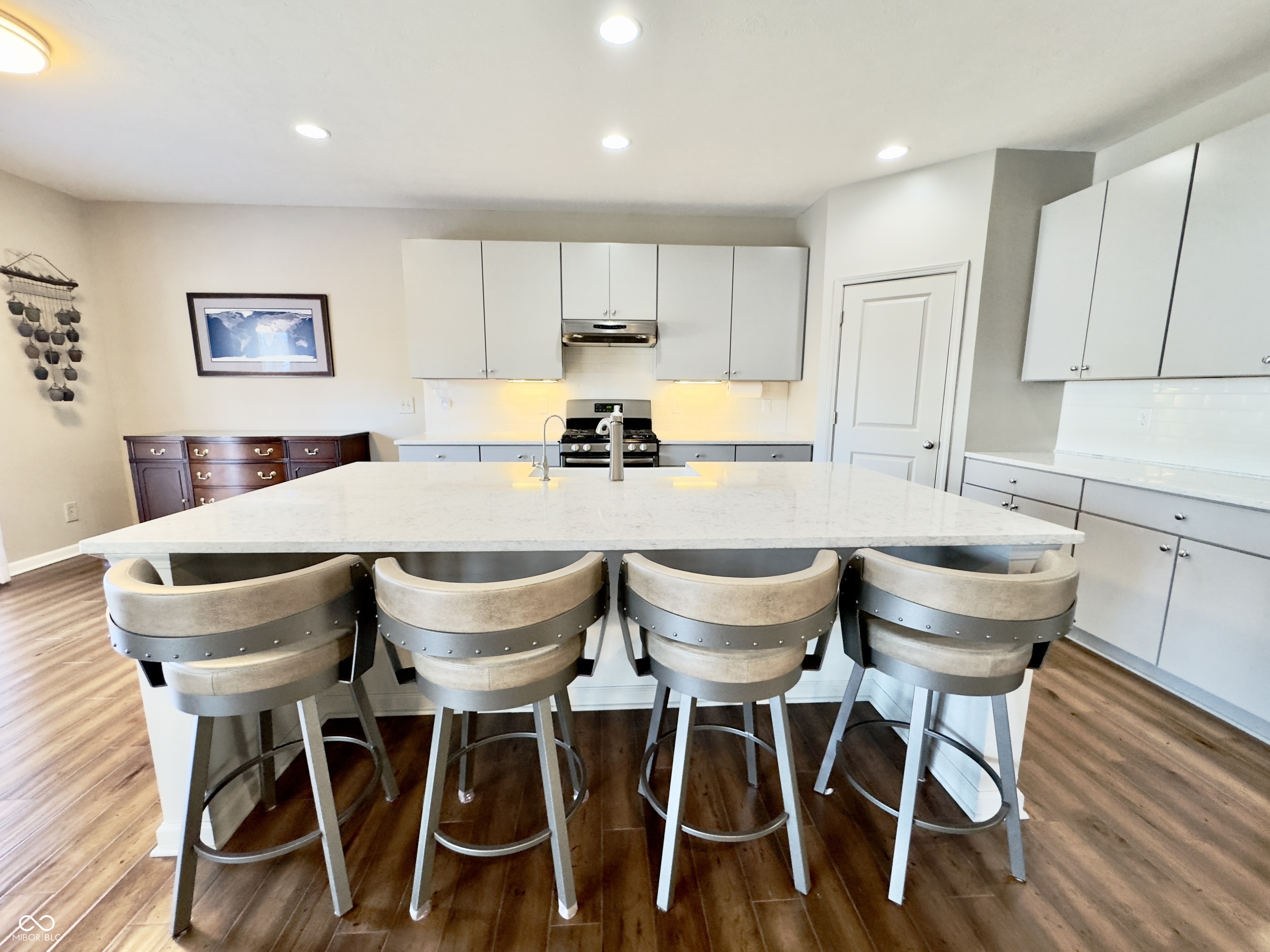 3890 Presidents Lane