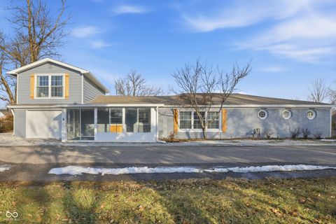Photo of 45 Main Cross, Greenfield, IN 46140 (MLS # 22084368)