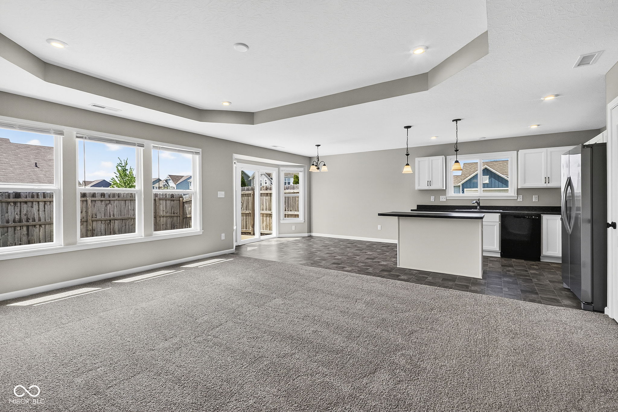 5541 Woods Pointe Drive