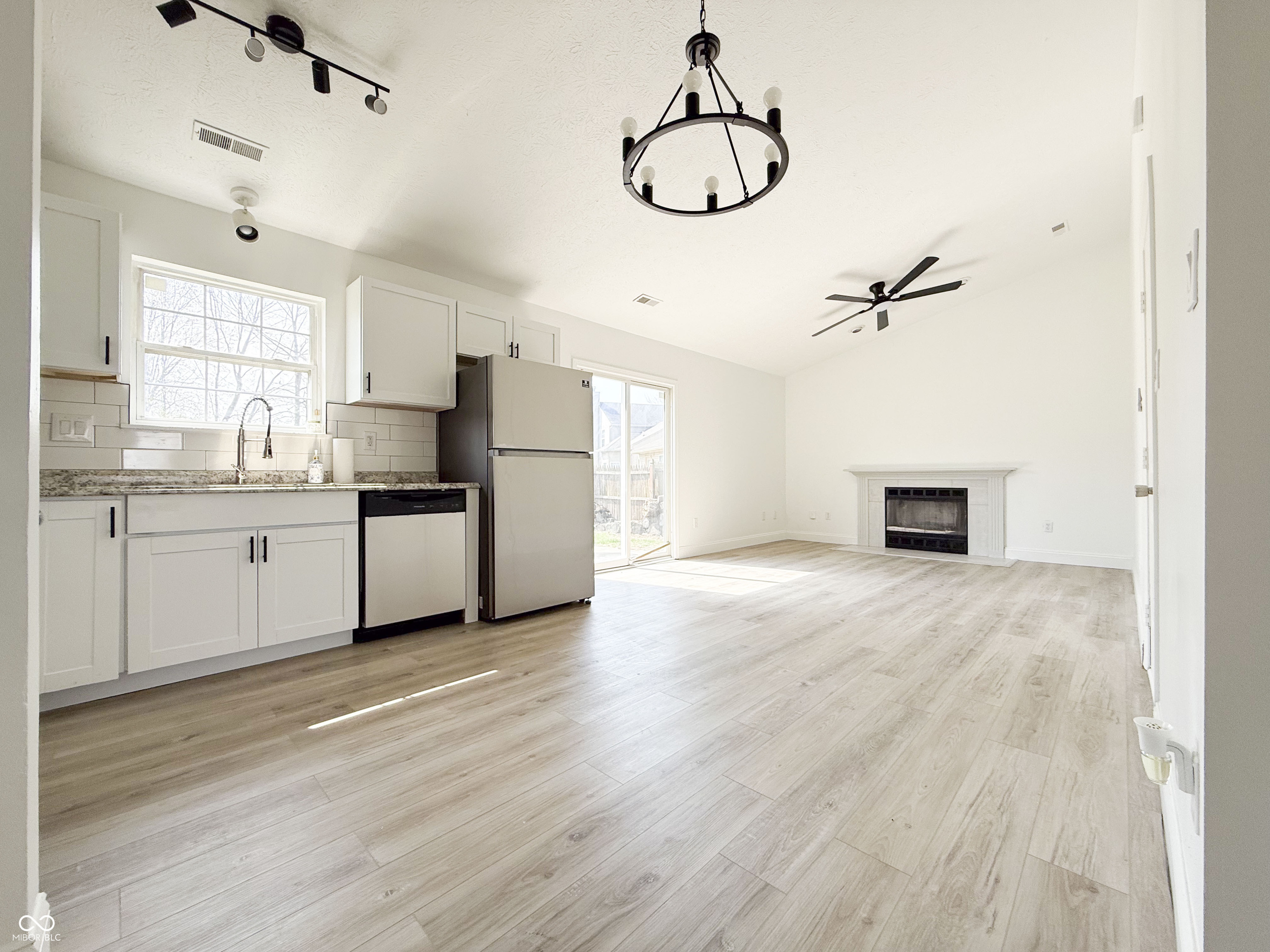 6350 Cooper Pointe Drive