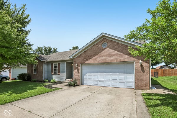 56 CLEAR SPRING LN, TRAFALGAR, IN 46181 - Image a0acaf19d3f3fe1fa12f72b46e3dec2a/599622588