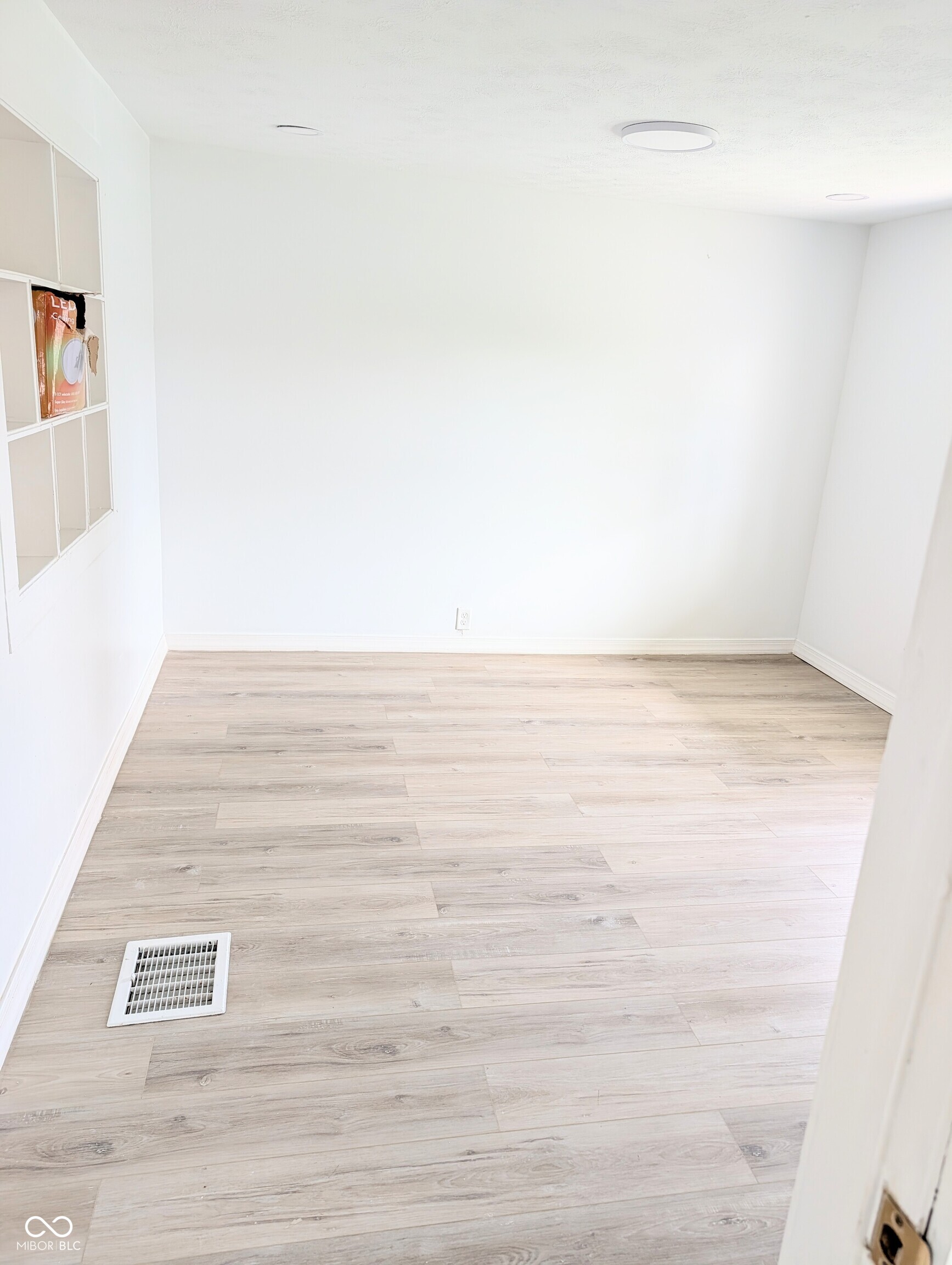 4618 W Beecher Street