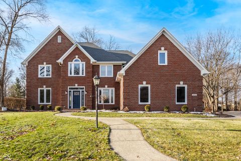 Photo of 9644 Woodlands Drive, Fishers, IN 46037 (MLS # 22078779)