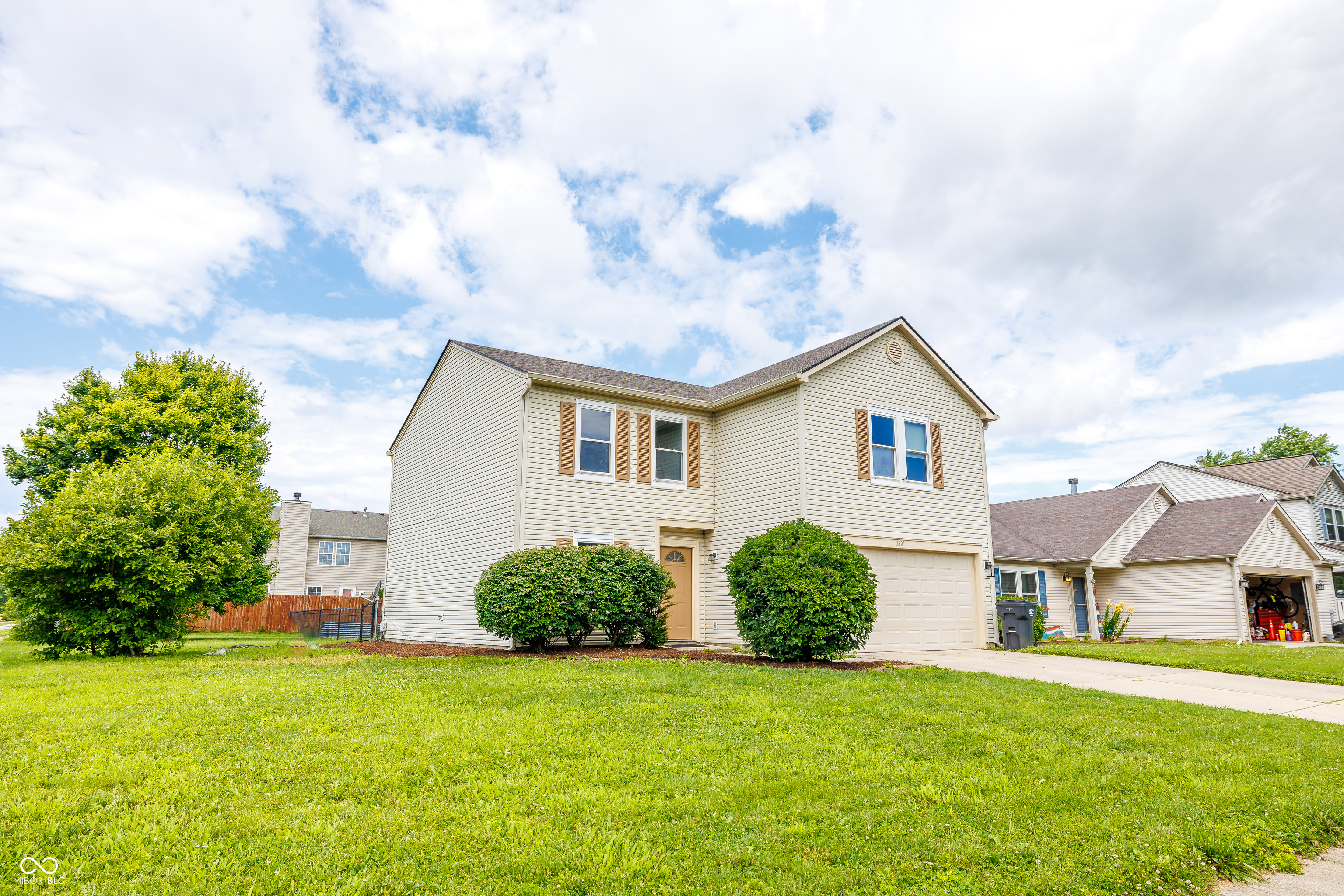 5606 N Plymouth Court