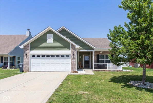 898 BRIARSTONE DR, GREENWOOD, IN 46143 - Image a184c6b027cfcfce02a6b9affe4d606c/1669238622