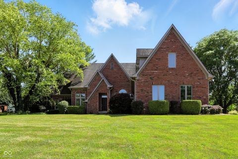 Photo of 6183 Whitetail Run, Greenwood, IN 46143 (MLS # 22046524)