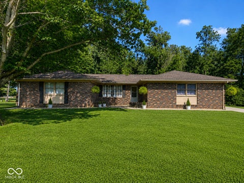 Photo of 6 U Drive, Cloverdale, IN 46120 (MLS # 22109738)