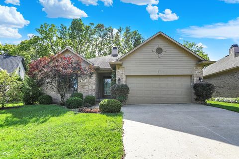 Photo of 1603 Oakmere Way, Greenwood, IN 46142 (MLS # 22065504)