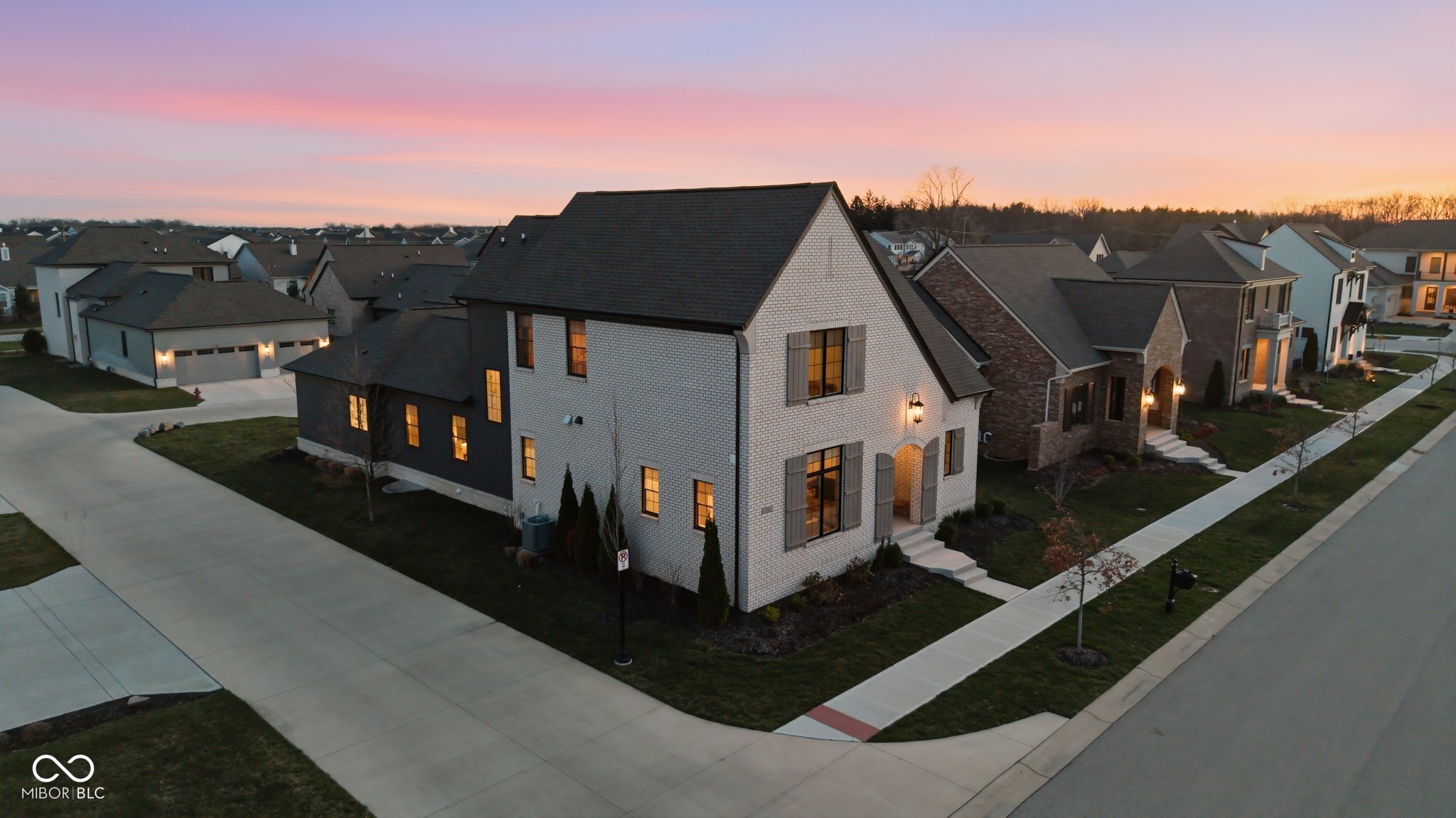 1541 Cantata Lane