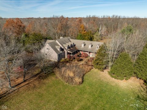 Photo of 1416 S 900 E, Zionsville, IN 46077 (MLS # 22072035)