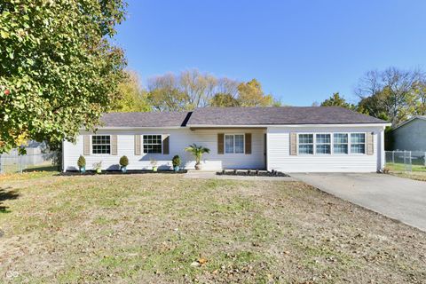 Photo of 683 Yorktown Road, Greenwood, IN 46142 (MLS # 22072328)