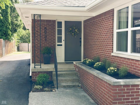 Photo of 5931 Carrollton Avenue, Indianapolis, IN 46220 (MLS # 22125975)