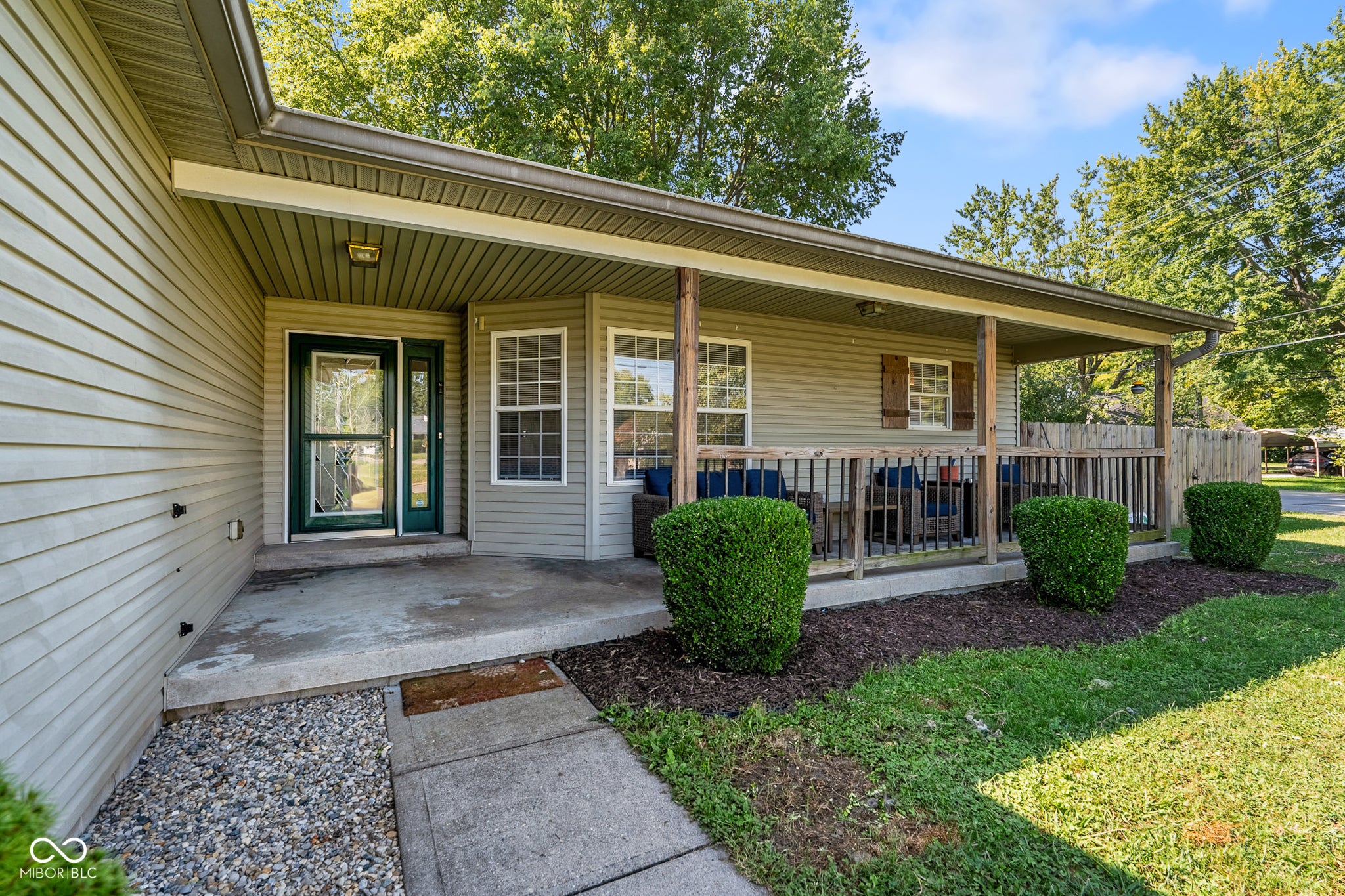 1401 Fox Ridge Drive