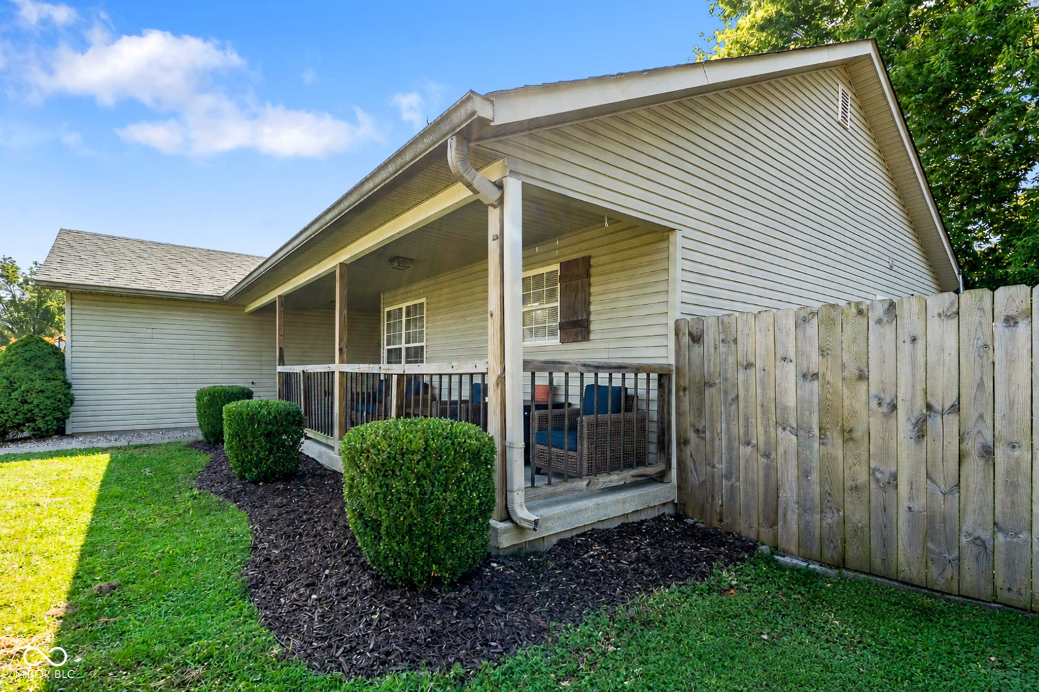 1401 Fox Ridge Drive