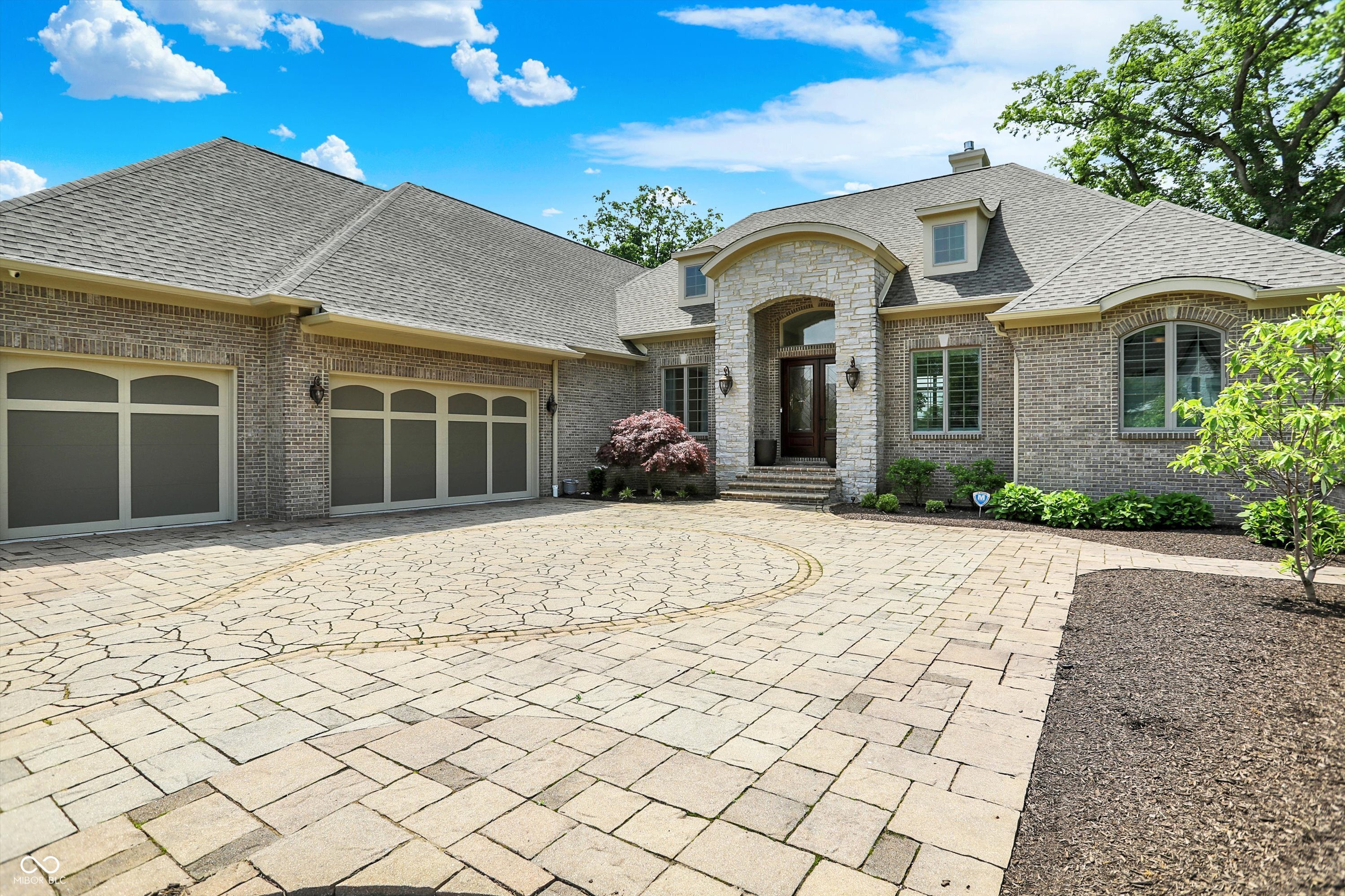 8905 Stonebriar Drive