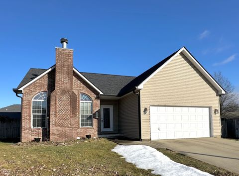 Photo of 2333 Sumpter Court, Columbus, IN 47203 (MLS # 22084234)