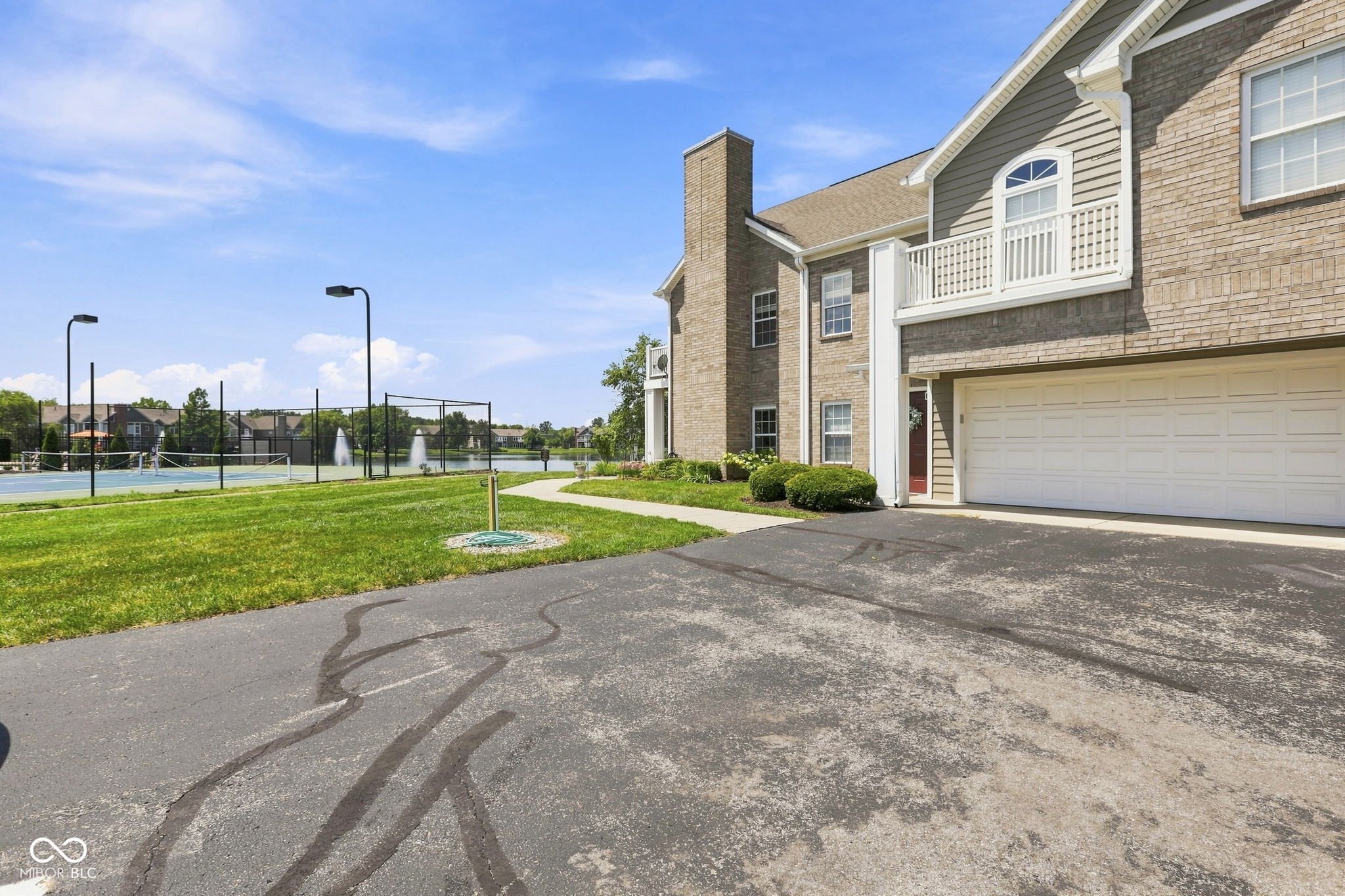 1593 Sierra Springs