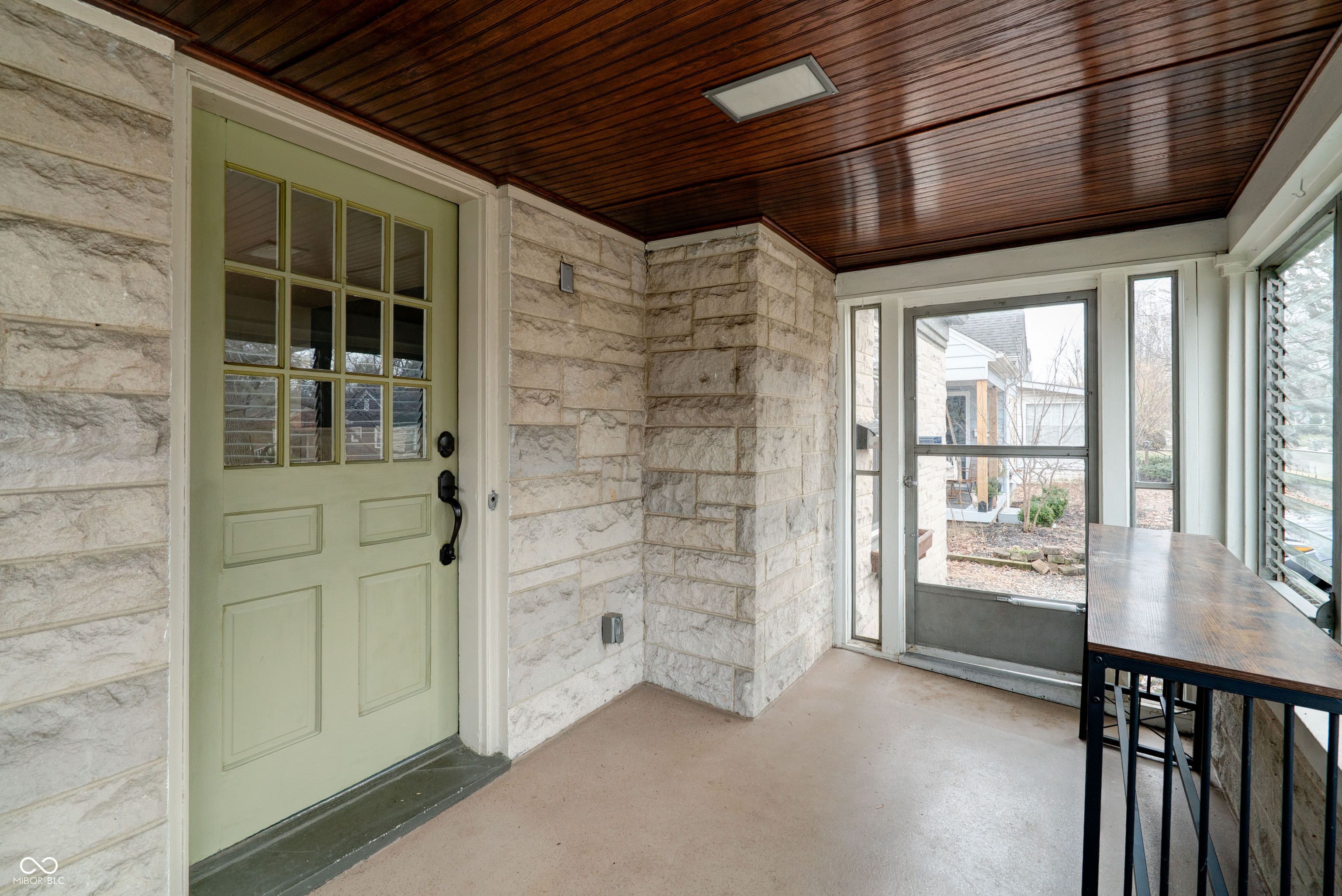 6015 Primrose Avenue