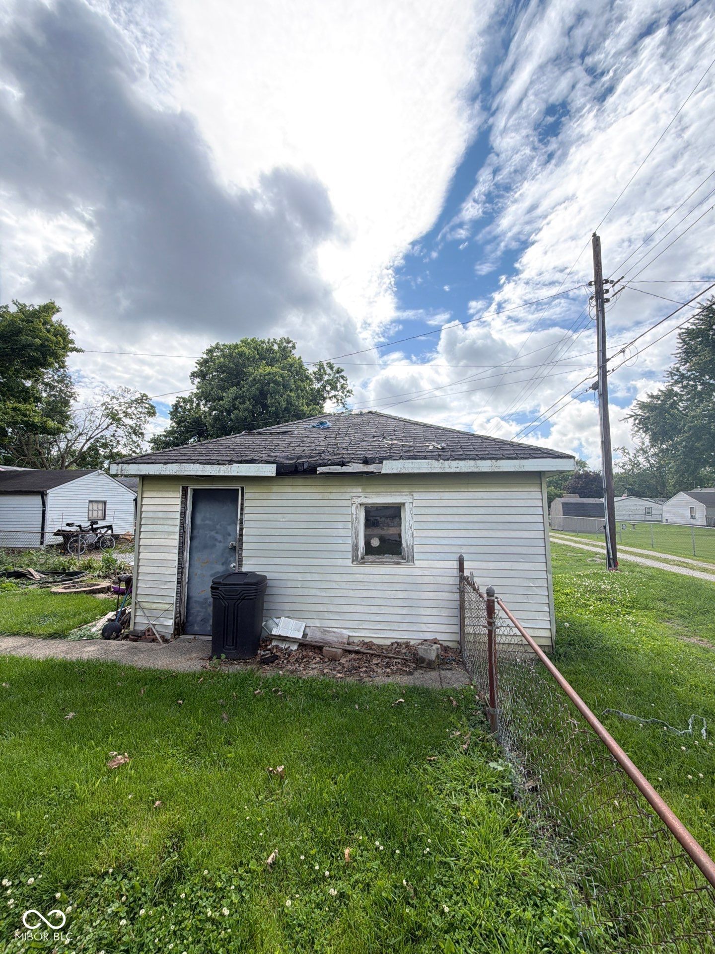 2522 N B Street
