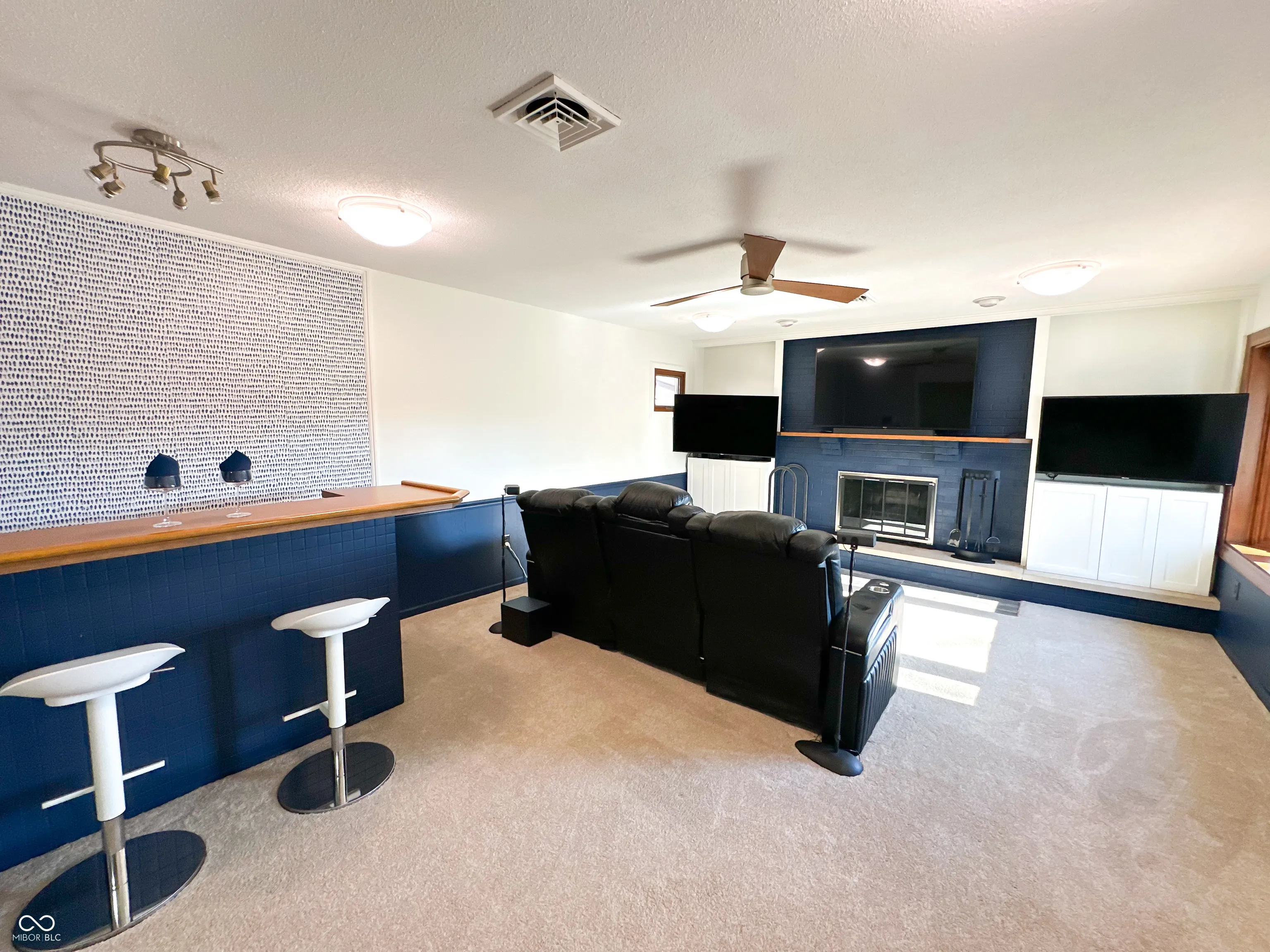 Zionsville, Indiana 46077, United States, 4 Bedrooms Bedrooms, ,2 BathroomsBathrooms,Residential,Active,249329