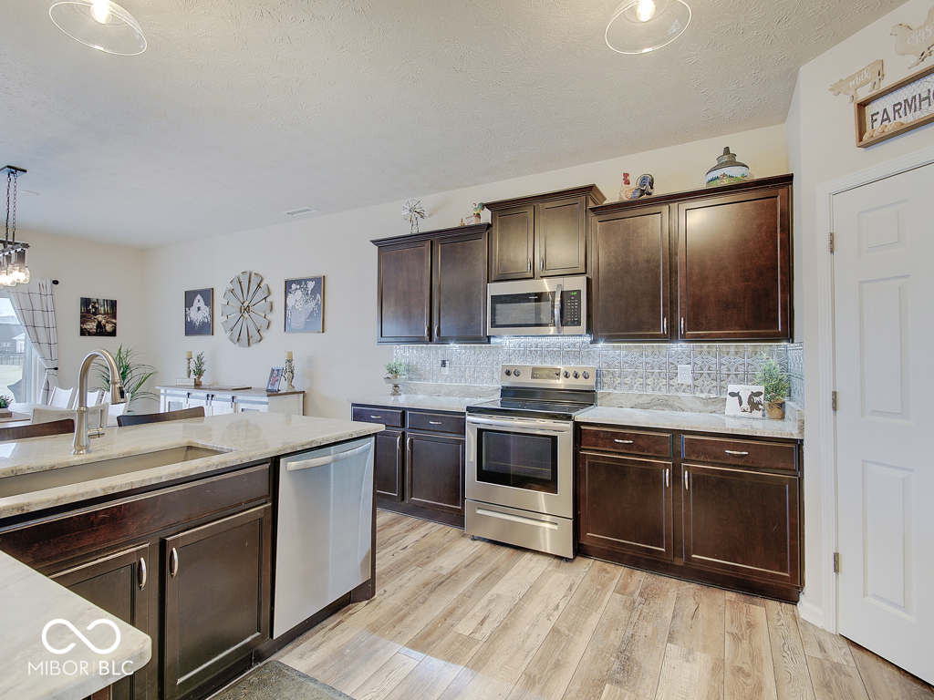 6911 W Rosewood Drive