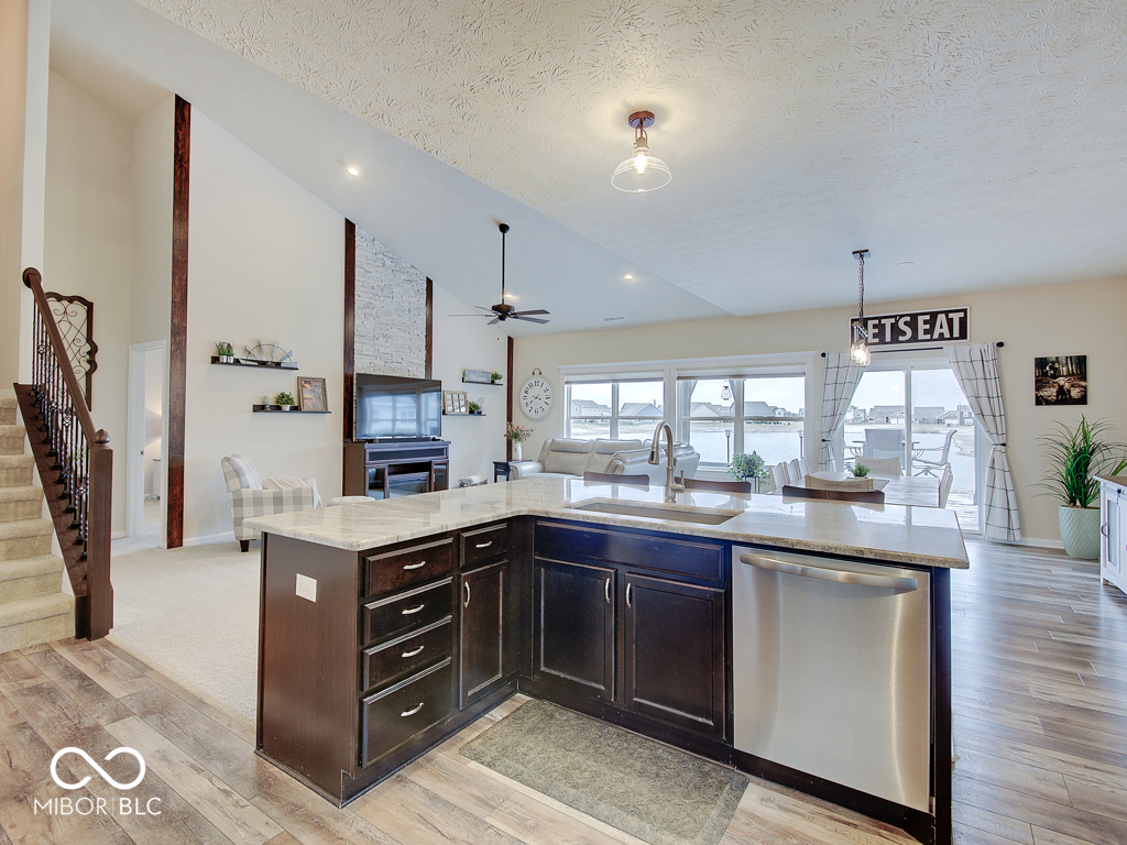 6911 W Rosewood Drive