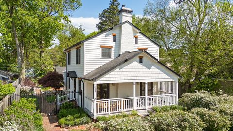 Photo of 618 E 48th Street, Indianapolis, IN 46205 (MLS # 22097529)