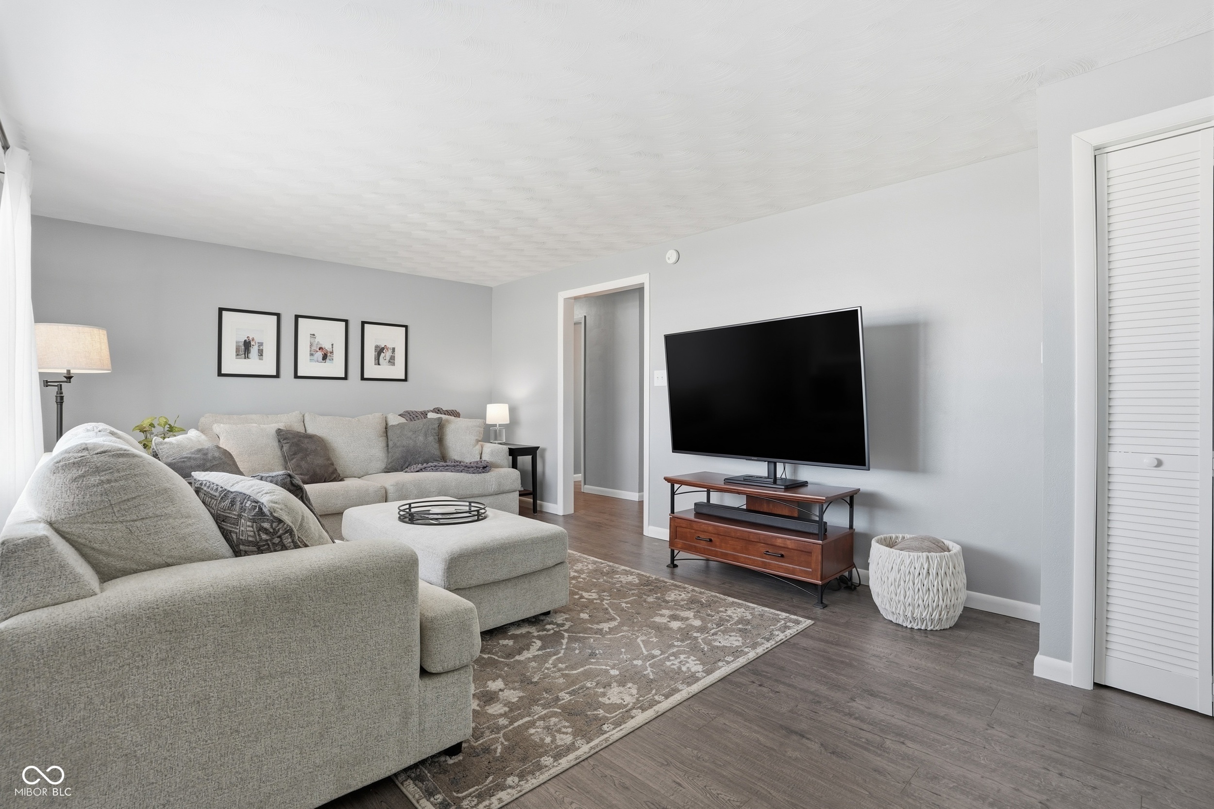 5717 - 5721 W Sr 132