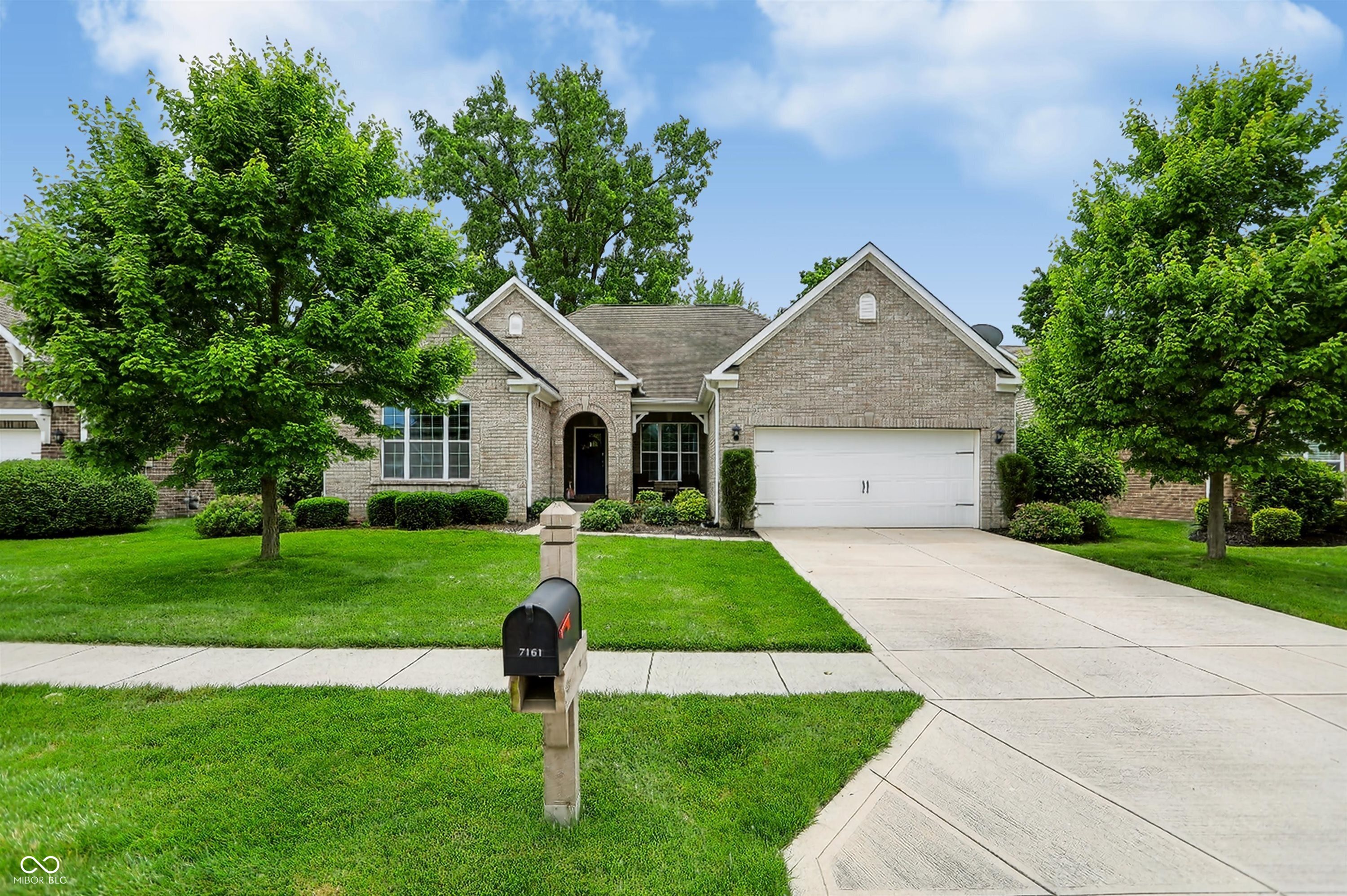 7161 W Mayer Drive