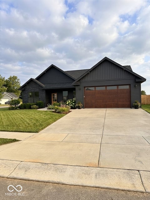 Photo of 1521 N Washington Street, Rushville, IN 46173 (MLS # 22123766)