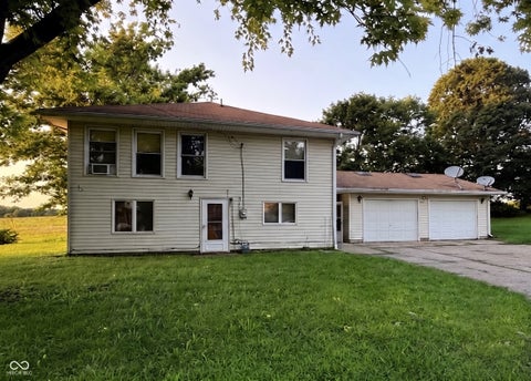 Photo of 16600 18B Road, Culver, IN 46511 (MLS # 22119791)