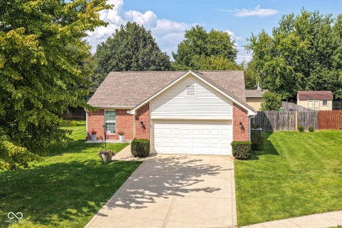 Photo of 8360 Quillen Drive, Avon, IN 46123 (MLS # 22123037)