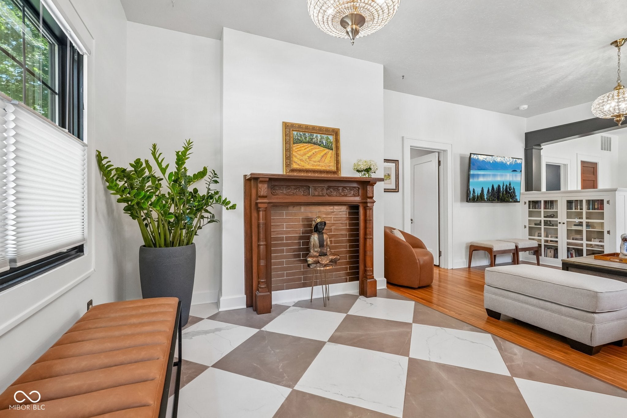 85 E Poplar