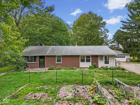 Photo of 4646 Woodland Drive, Indianapolis, IN 46254 (MLS # 22120873)