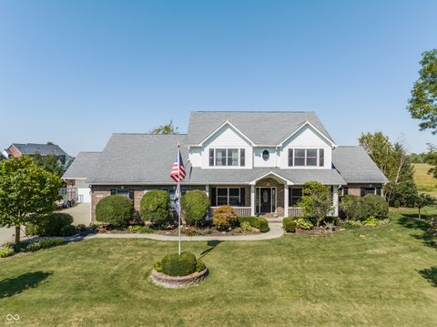 Photo of 1546 E Osprey Drive, Greenfield, IN 46140 (MLS # 22063193)