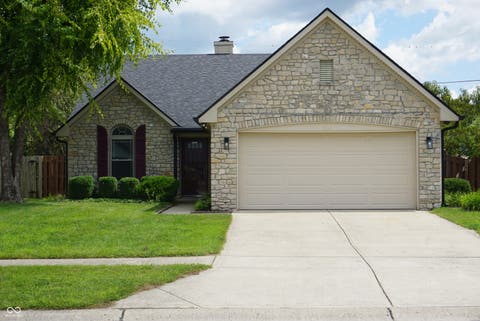Photo of 679 Redfox Court S, Greenwood, IN 46142 (MLS # 22121962)