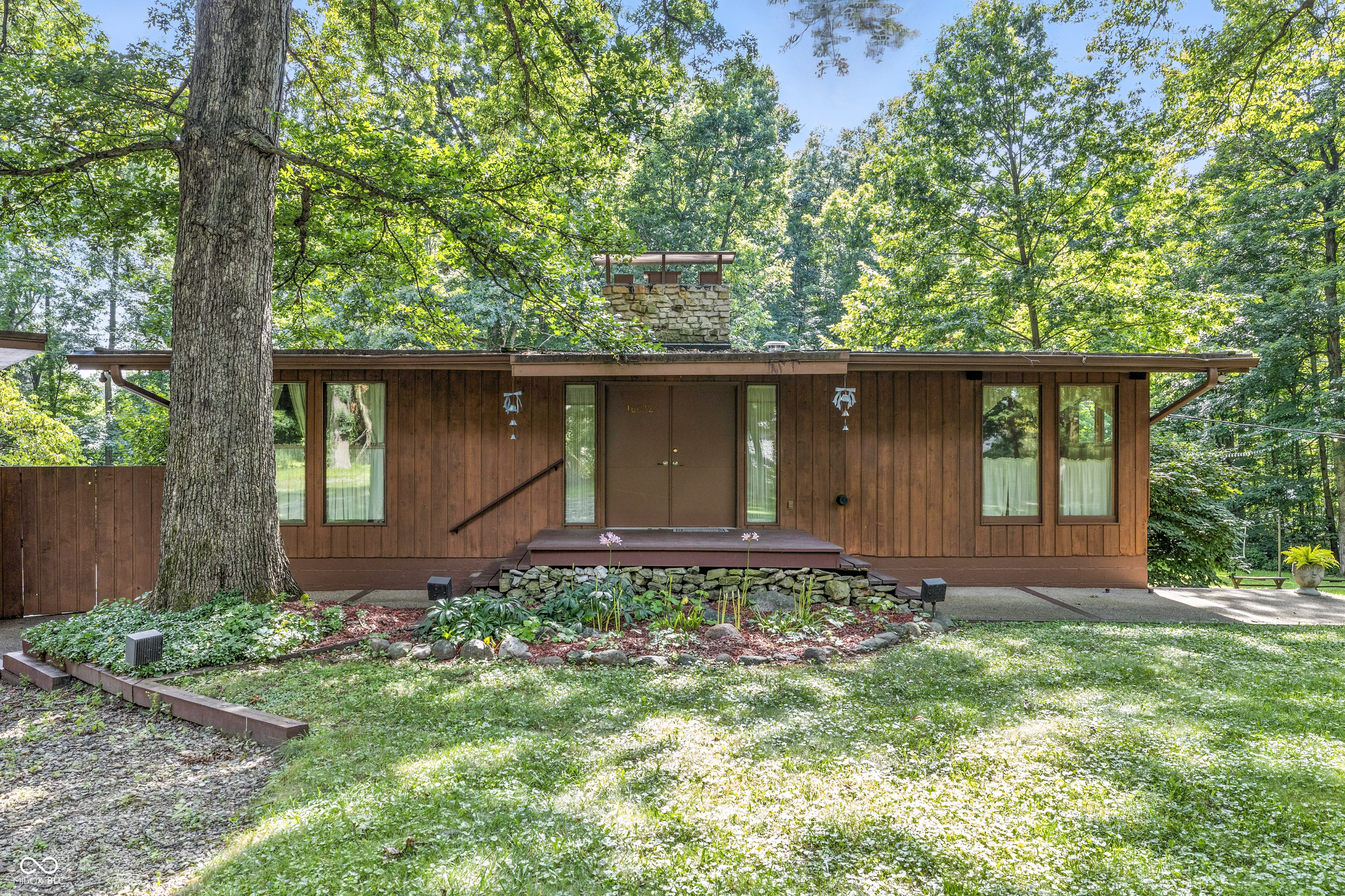 16632 Oak Road