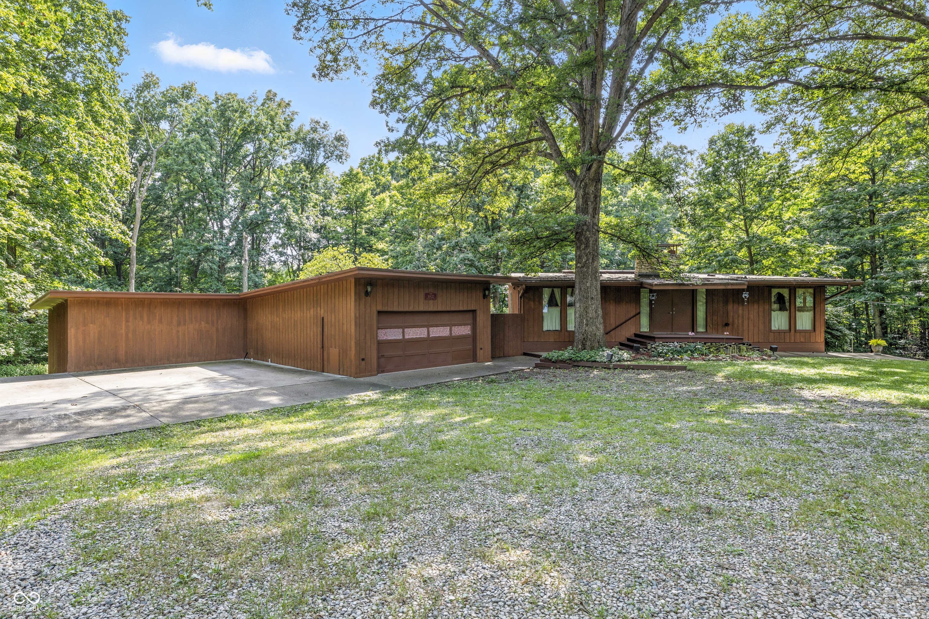 16632 Oak Road