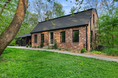 Photo of 765 Bloor Lane, Zionsville, IN 46077 (MLS # 22096789)