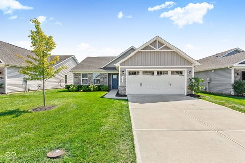 Photo of 1239 Gunnison Drive, Greenfield, IN 46140 (MLS # 22121134)