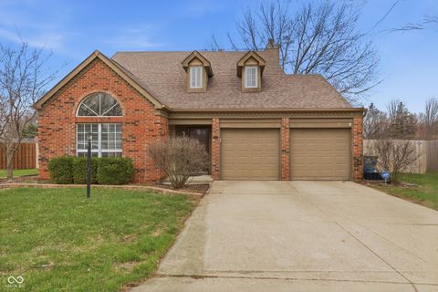 Photo of 7678 Colonial Court, Fishers, IN 46038 (MLS # 22088621)