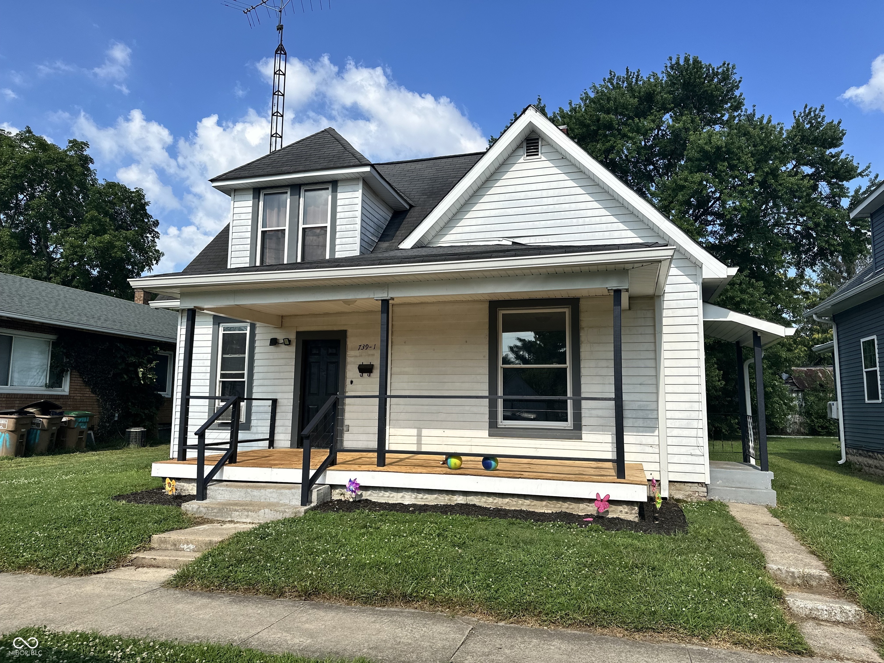 Photo 1 of 24 — 739 Maple Street, Columbus, IN 47201