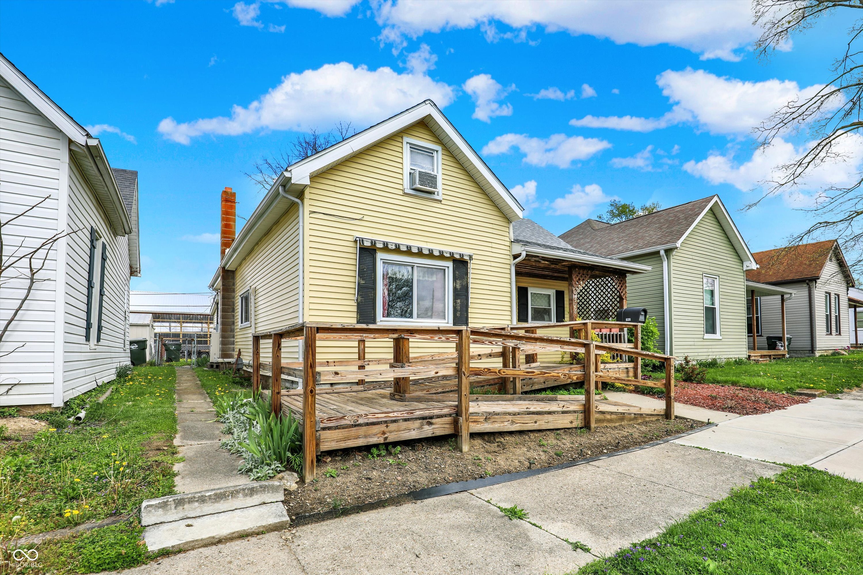 528 W Bennett Street