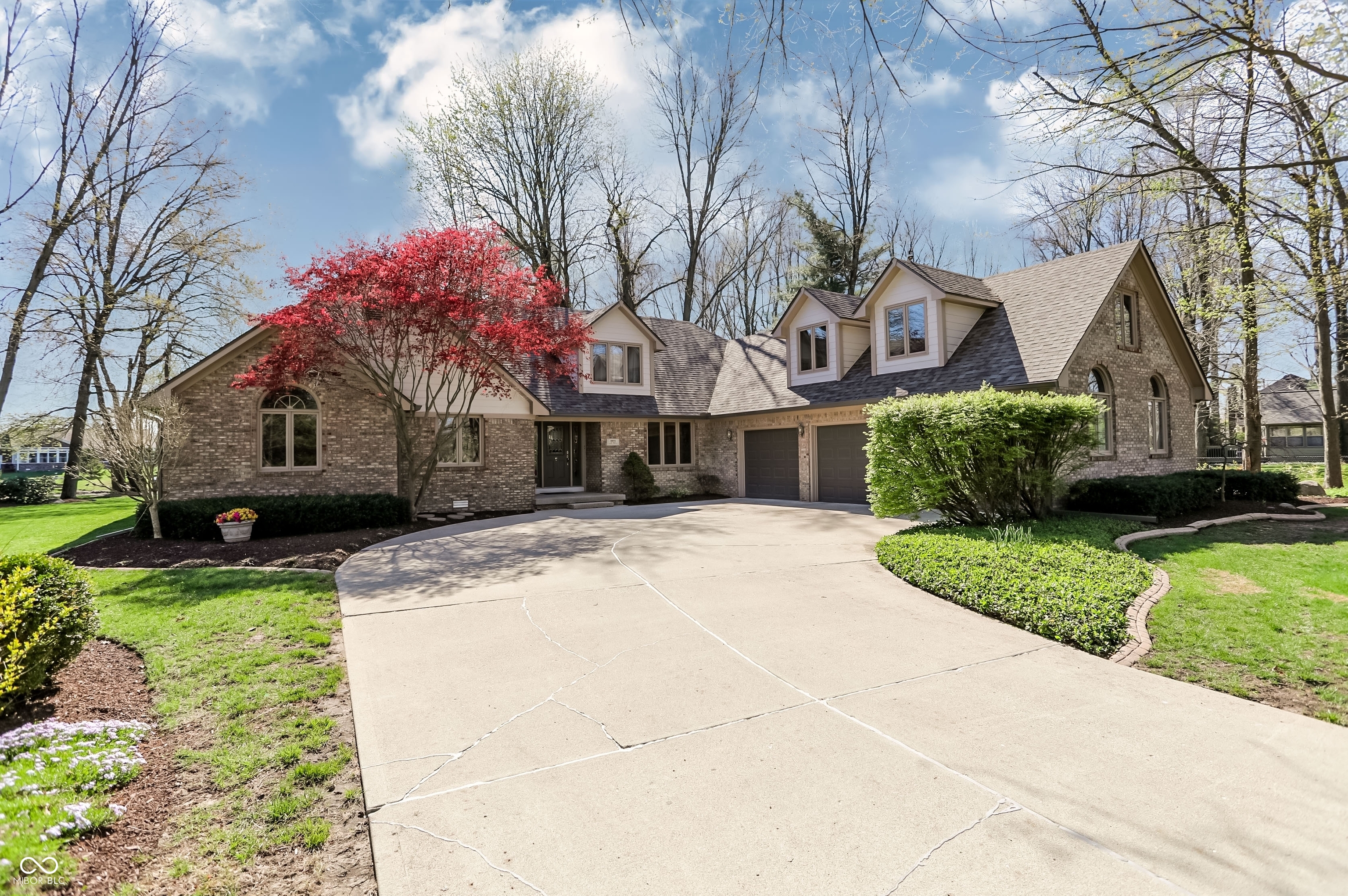 5571 N Red Oak Drive