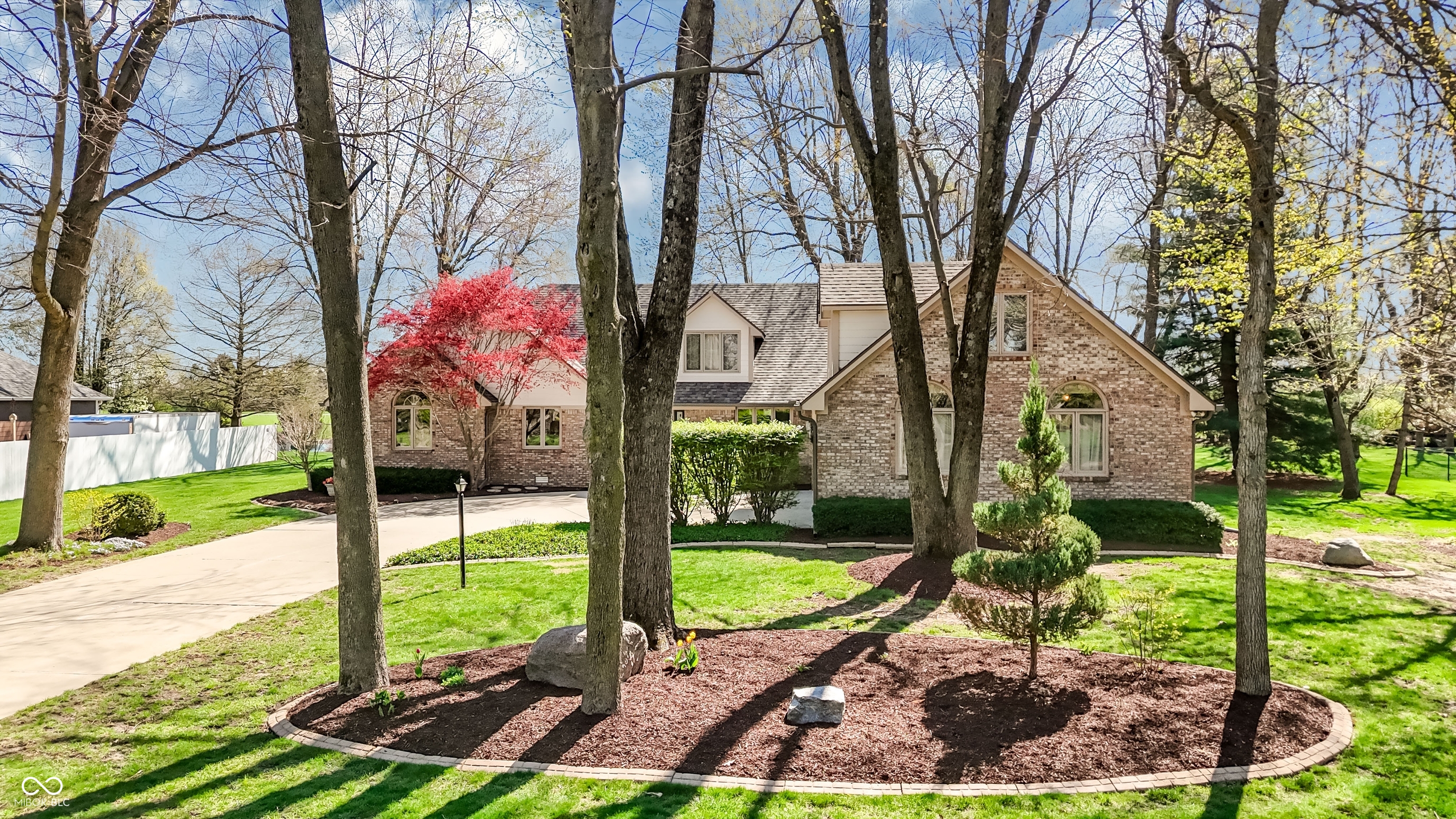 5571 N Red Oak Drive