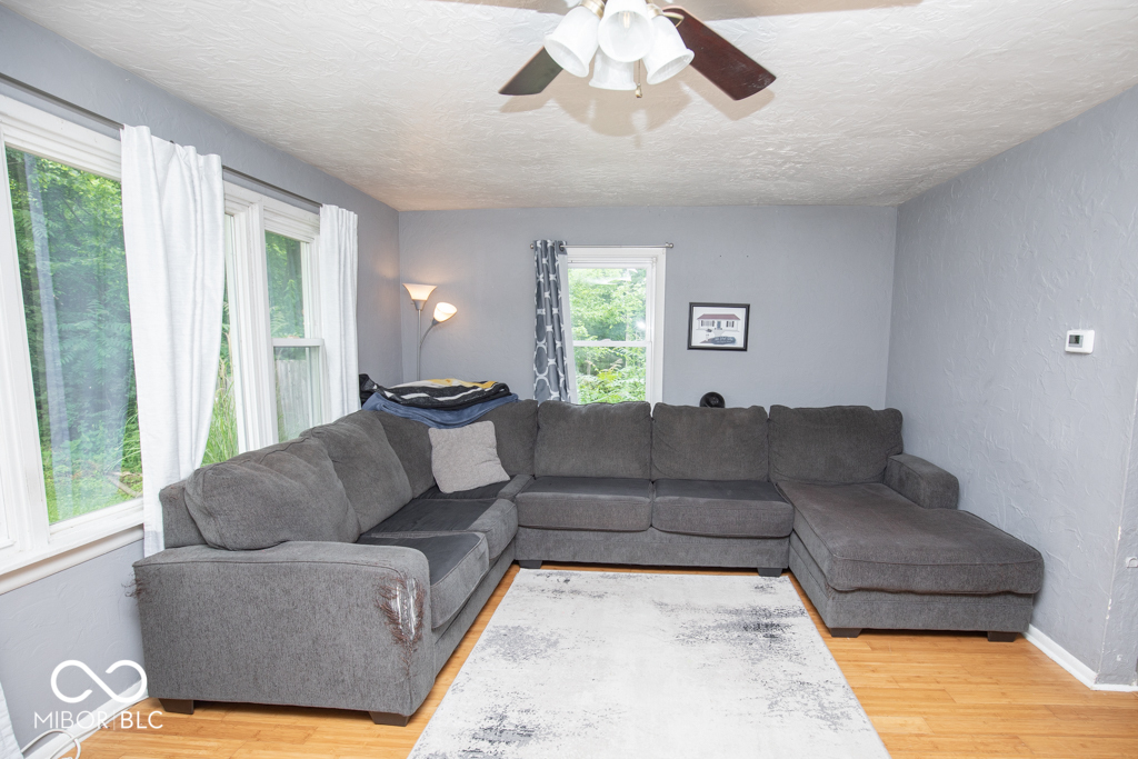 458 Longview Terrace
