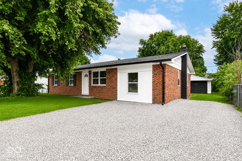 Photo of 59 Magnolia Street, Martinsville, IN 46151 (MLS # 22113387)