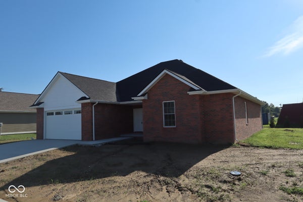 3891 AUTUMN LN, COLUMBUS, IN 47201 - Image a40338087bbf6cb209f74a9db096a4dc/2033368155