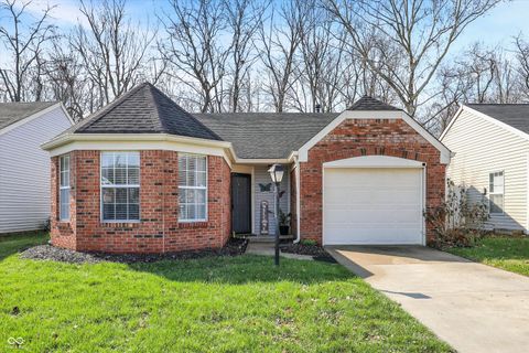 Photo of 6723 Sundown Drive S, Indianapolis, IN 46254 (MLS # 22092294)